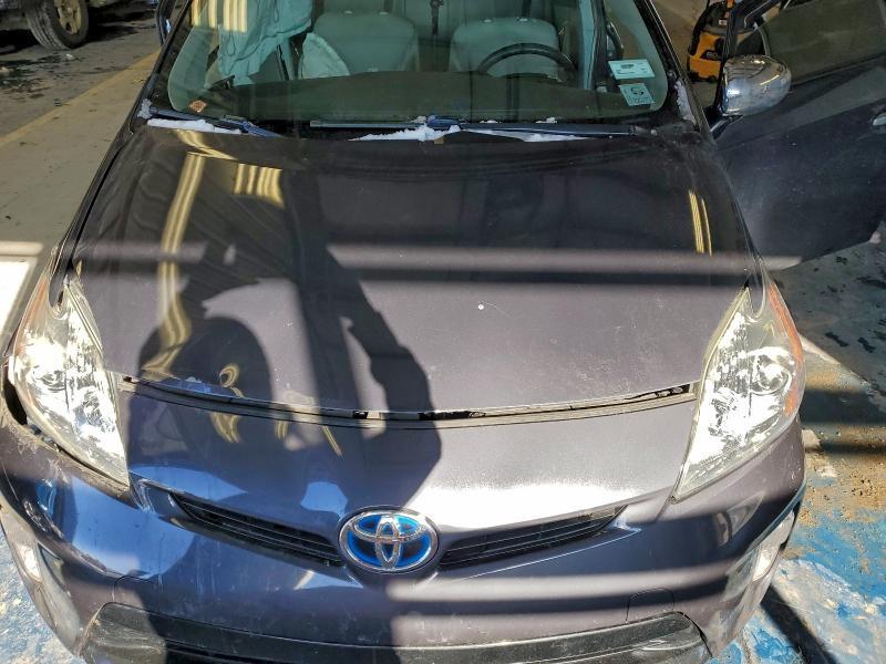 2015 TOYOTA PRIUS TWO — Фото 11 из 12