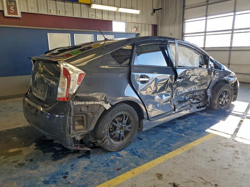 2015 TOYOTA PRIUS TWO — Фото 3 из 12