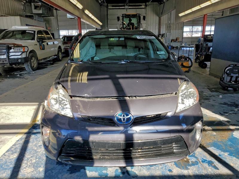 2015 TOYOTA PRIUS TWO — Фото 5 из 12