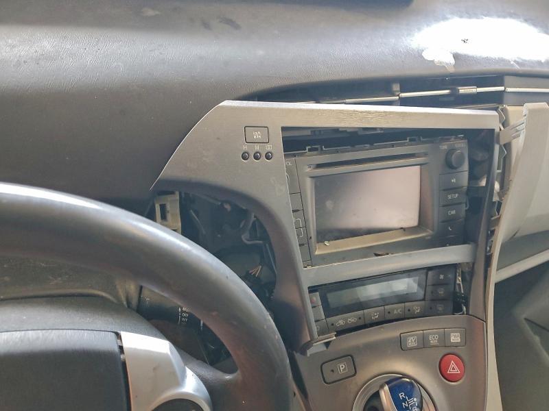 2015 TOYOTA PRIUS TWO — Фото 9 из 12