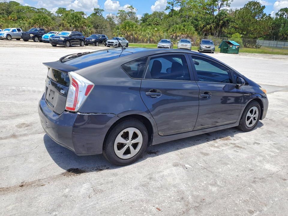 JTDKN3DUXF0439272 2015 TOYOTA PRIUS photo no. 3