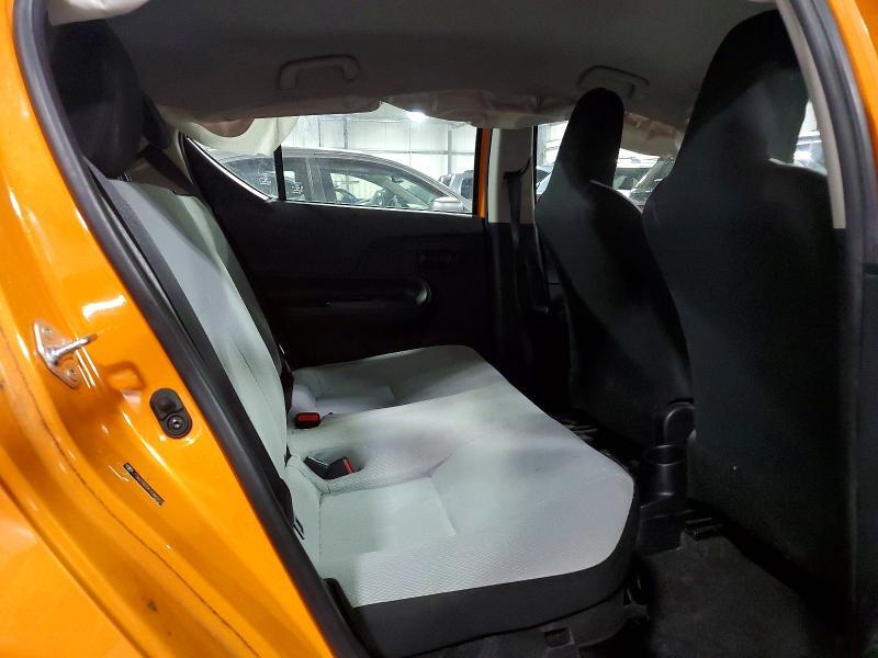 2015 TOYOTA PRIUS C ONE — Фото 11 из 14