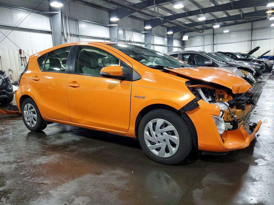 2015 TOYOTA PRIUS C ONE — Фото 4 из 14