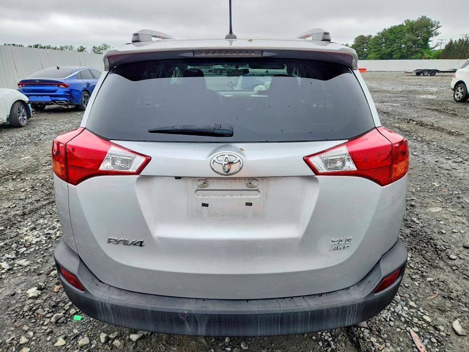 2015 TOYOTA RAV4 XLE — Фото 6 из 12