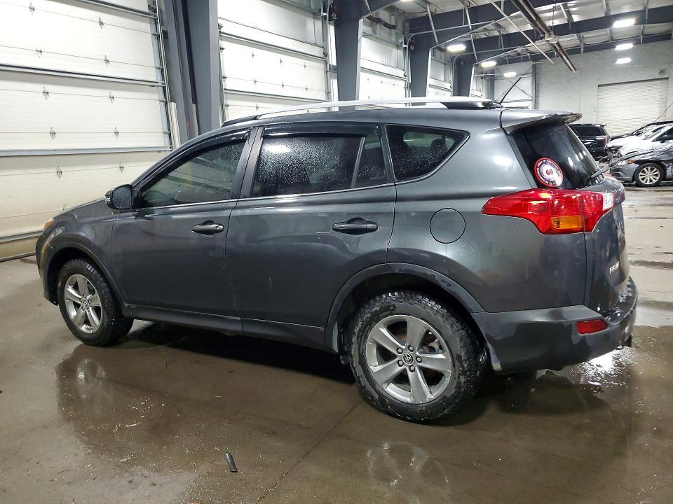 2015 TOYOTA RAV4 XLE — Фото 2 из 13