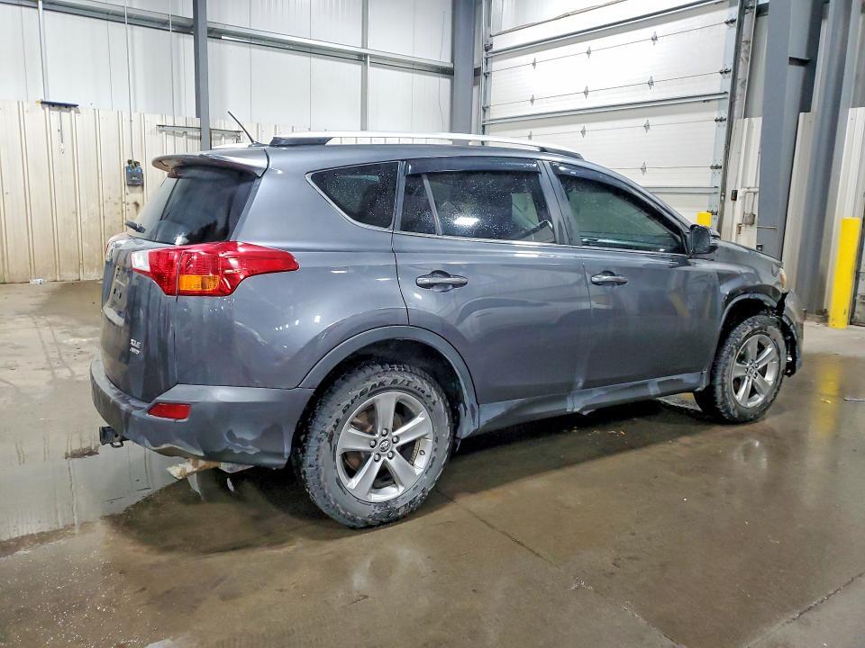 2015 TOYOTA RAV4 XLE — Фото 3 из 13