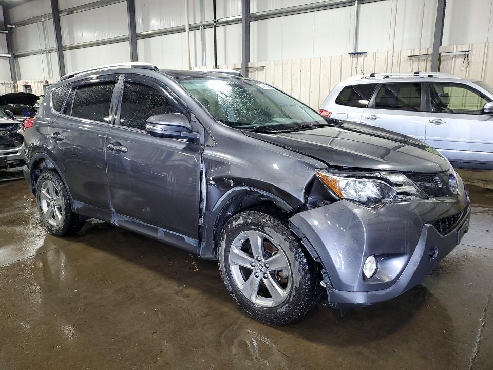 2015 TOYOTA RAV4 XLE — Фото 4 из 13
