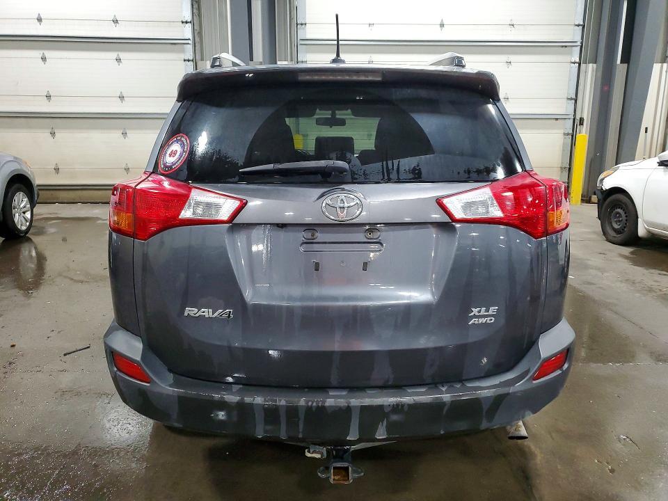 2015 TOYOTA RAV4 XLE — Фото 6 из 13