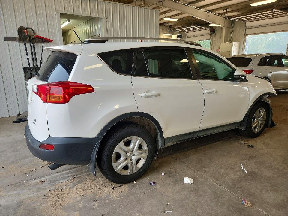 2015 TOYOTA RAV4 LE — Фото 3 из 13