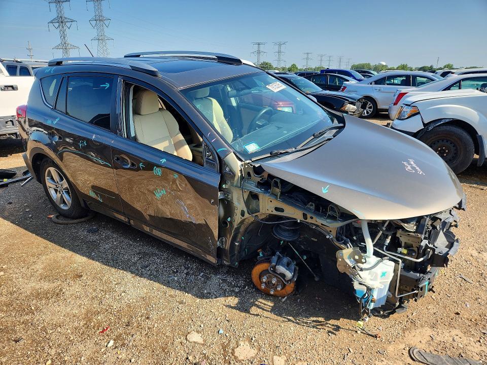 2T3RFREV0FW300236 2015 TOYOTA RAV4 photo no. 4