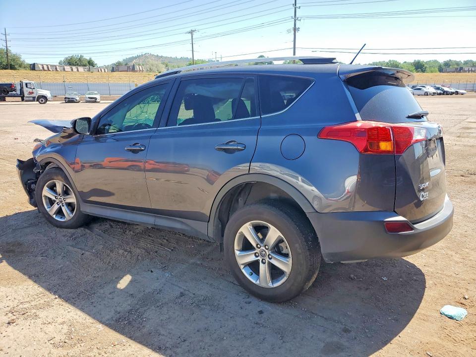 2015 TOYOTA RAV4 XLE — Фото 2 из 13