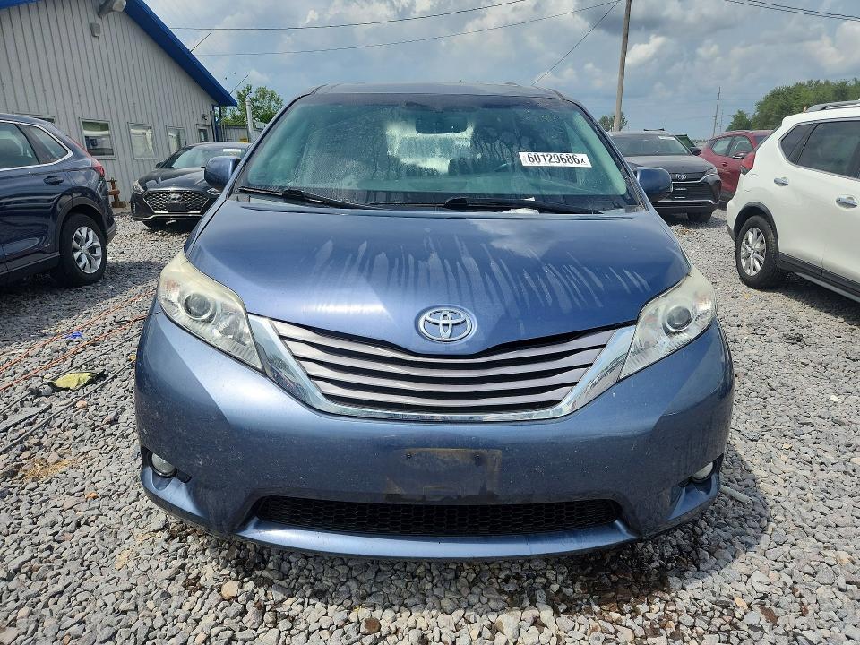 2015 TOYOTA SIENNA XLE PREMIUM 8-PASSENGER — Фото 5 из 13