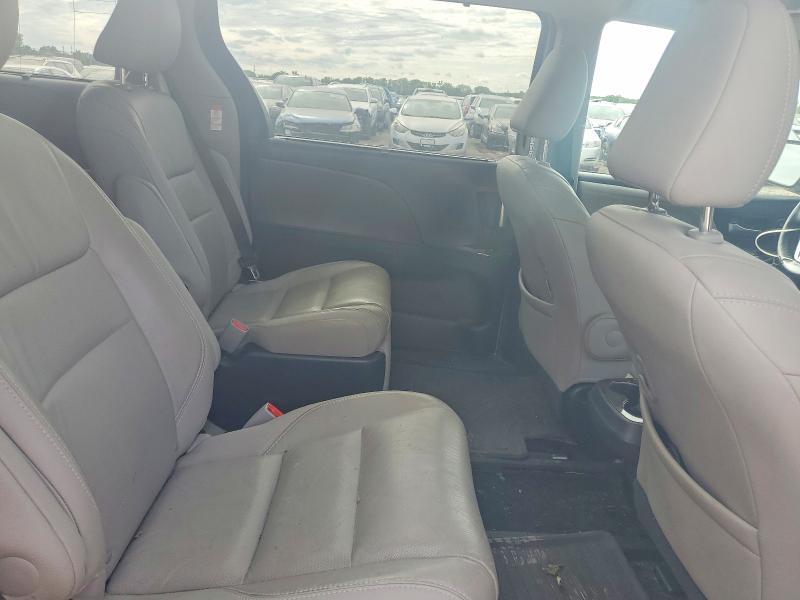 2015 TOYOTA SIENNA LIMITED PREMIUM 7-PASSENGER — Фото 11 из 13