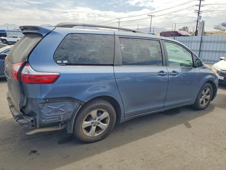5TDKK3DCXFS619753 2015 TOYOTA SIENNA photo no. 3