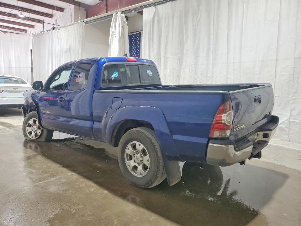 5TFUU4EN4FX138903 2015 TOYOTA TACOMA photo no. 2
