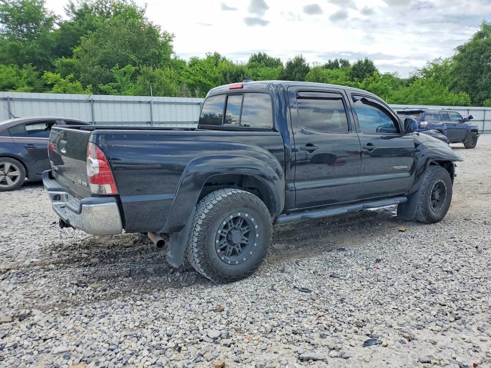 2015 TOYOTA TACOMA V6 — Фото 3 из 12