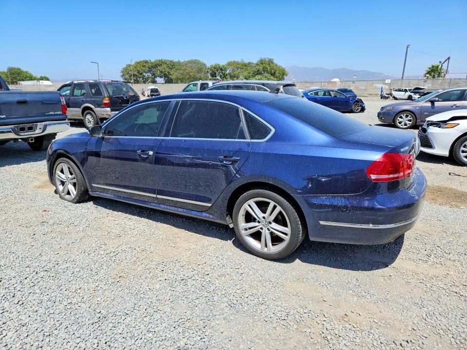 2015 VOLKSWAGEN PASSAT SE — Фото 2 из 12
