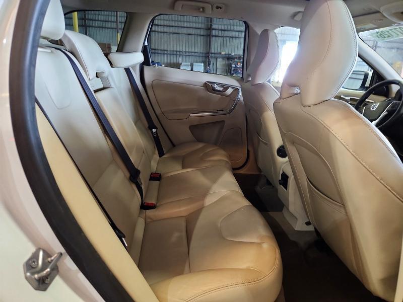 2015 VOLVO XC60 T5 PLATINUM — Фото 11 из 13