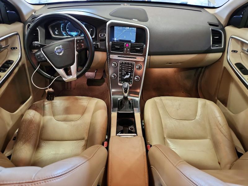 2015 VOLVO XC60 T5 PLATINUM — Фото 8 из 13
