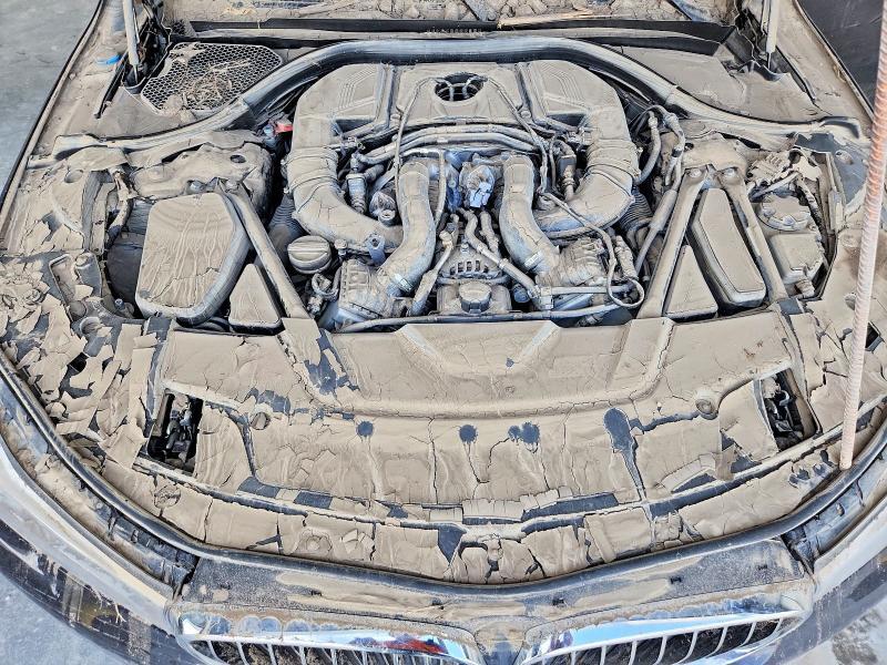 2016 BMW 750 XI — Фото 11 из 12