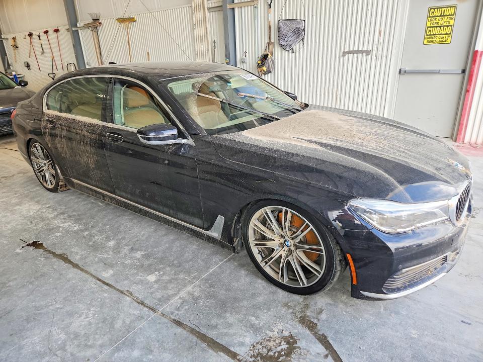 2016 BMW 750 XI — Фото 4 из 12