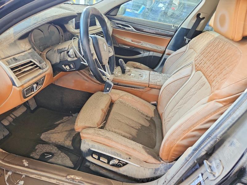 2016 BMW 750 XI — Фото 7 из 12