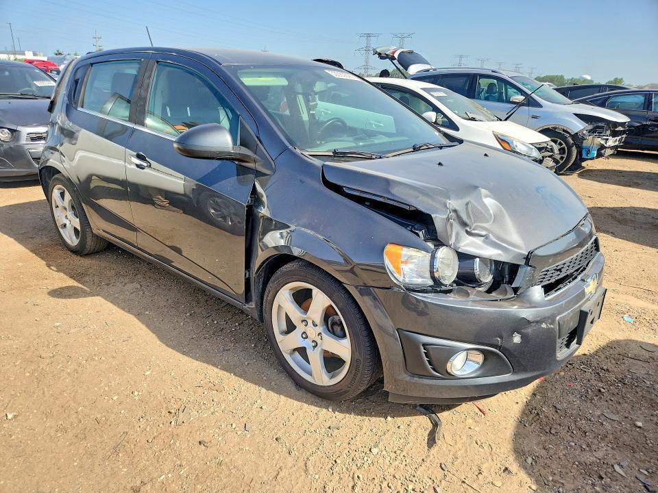 2016 CHEVROLET SONIC LTZ — Фото 4 из 12