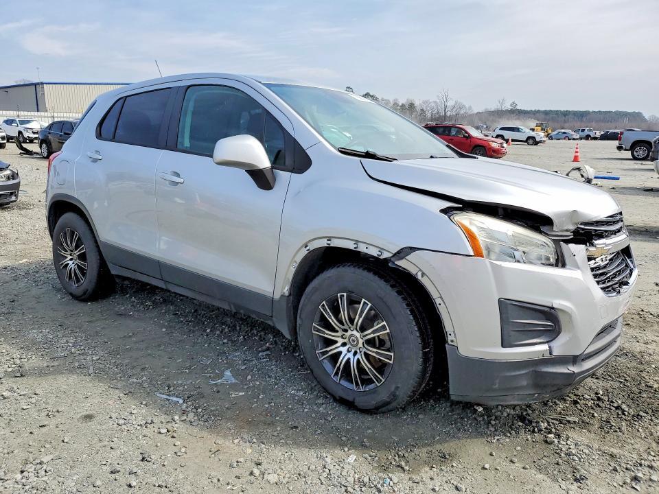 3GNCJKSB8GL227283 2016 CHEVROLET TRAX photo no. 4
