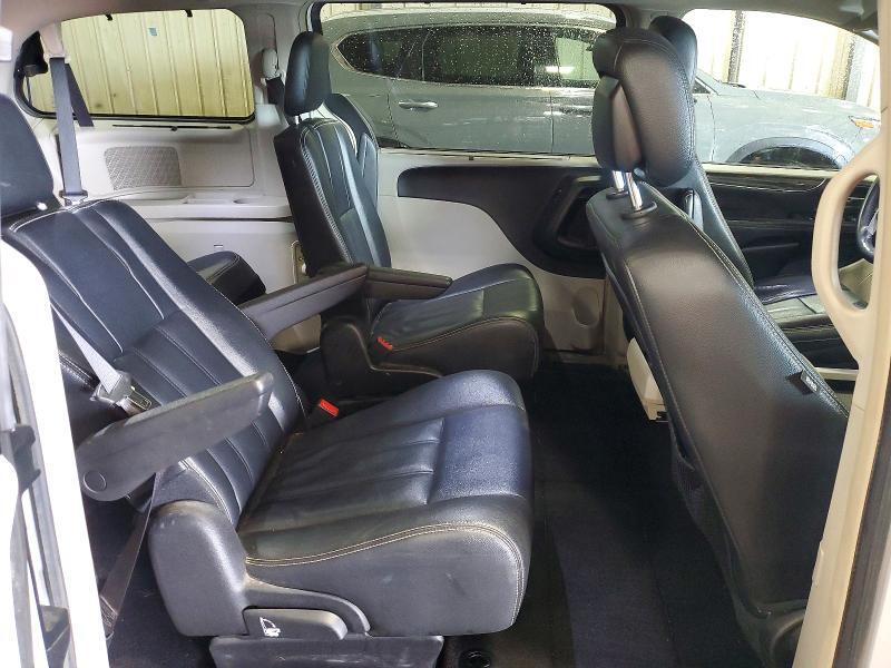 2016 CHRYSLER TOWN & COUNTRY TOURING — Фото 10 из 12
