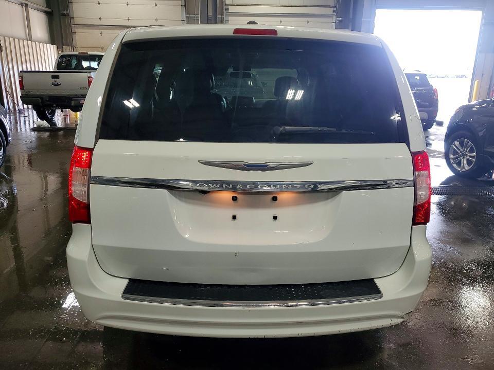 2016 CHRYSLER TOWN & COUNTRY TOURING — Фото 6 из 12