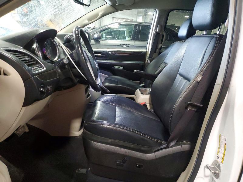 2016 CHRYSLER TOWN & COUNTRY TOURING — Фото 7 из 12