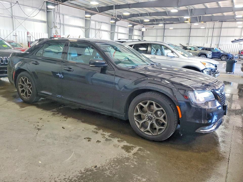 2016 CHRYSLER 300 S — Фото 4 из 12
