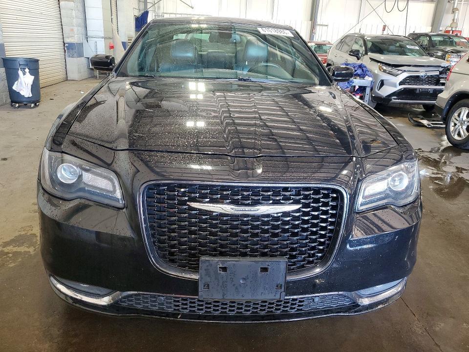2016 CHRYSLER 300 S — Фото 5 из 12