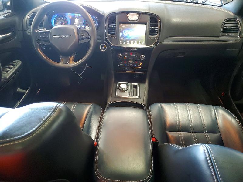 2016 CHRYSLER 300 S — Фото 8 из 12