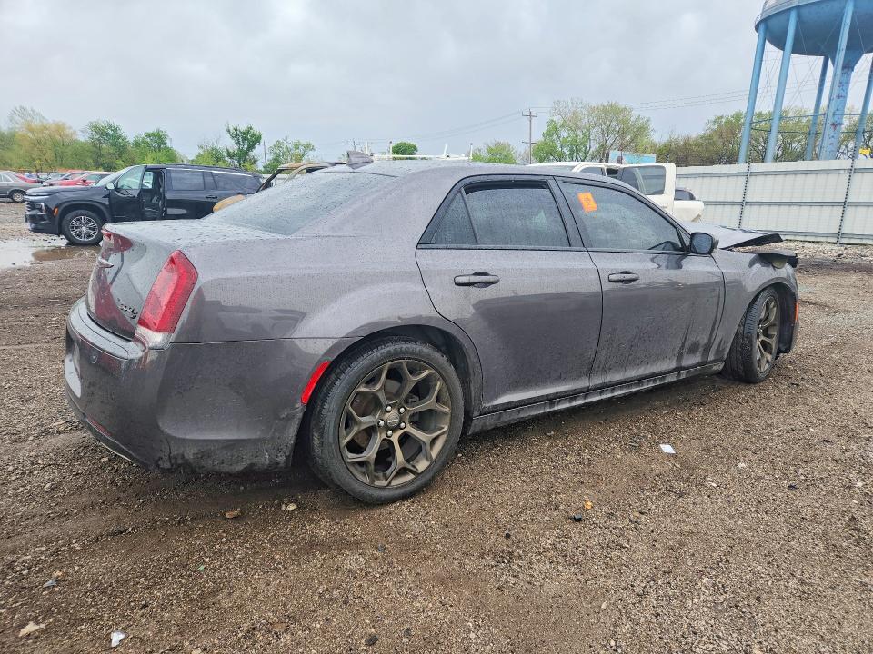 2016 CHRYSLER 300 S — Фото 3 из 12