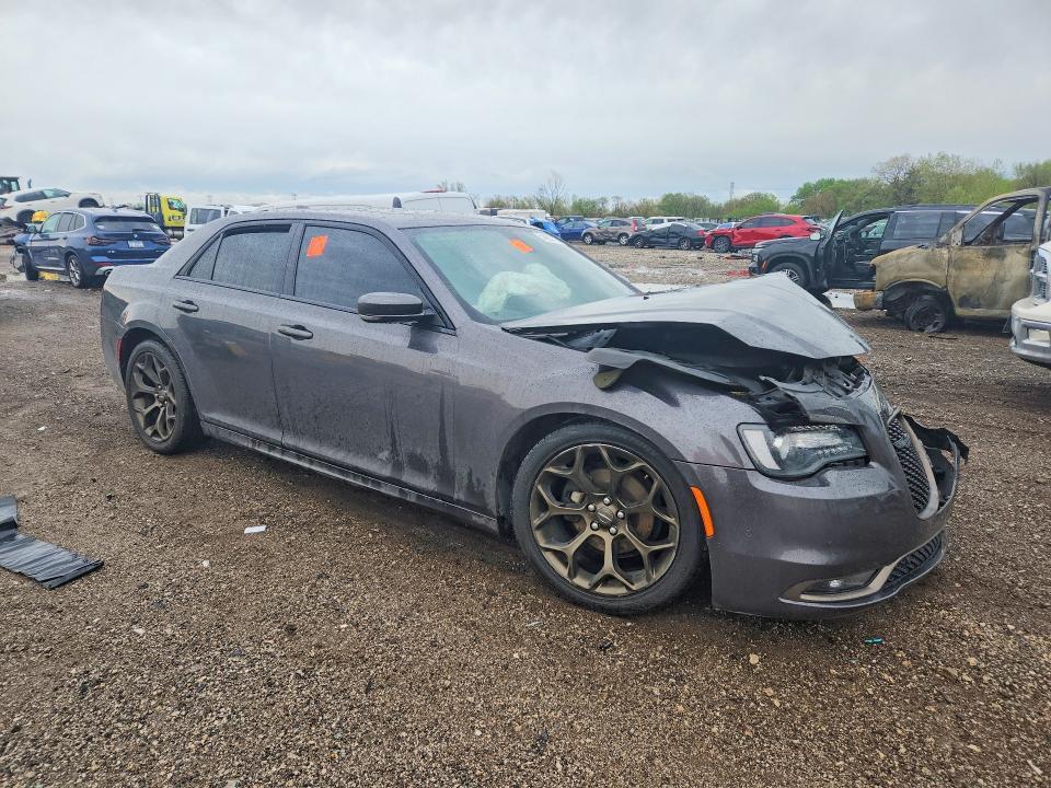 2016 CHRYSLER 300 S — Фото 4 из 12