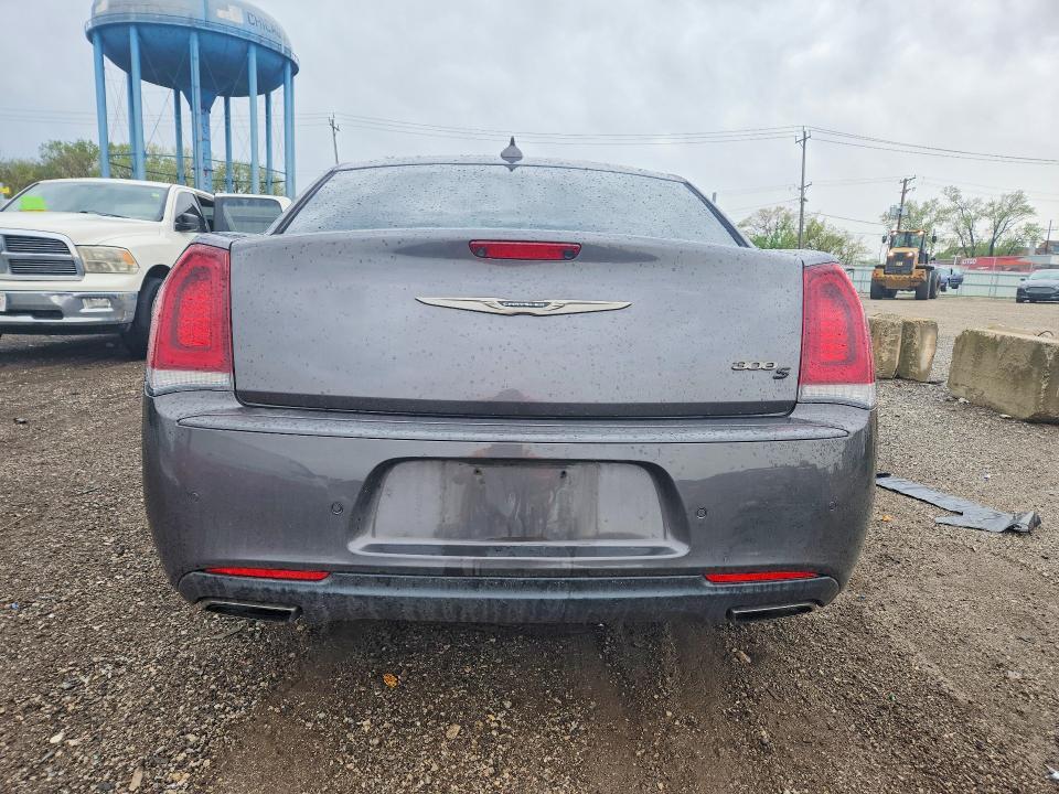2016 CHRYSLER 300 S — Фото 6 из 12