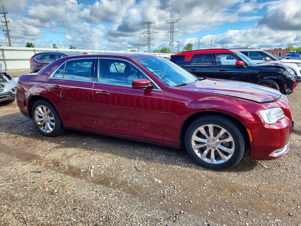 2C3CCARG7GH351332 2016 CHRYSLER 300 photo no. 4