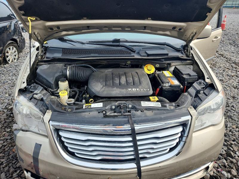 2016 CHRYSLER TOWN & COUNTRY TOURING — Фото 12 из 13