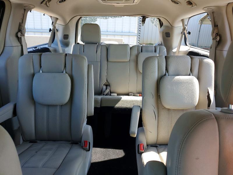 2016 CHRYSLER TOWN & COUNTRY TOURING L — Фото 10 из 13
