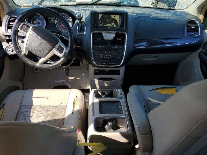 2016 CHRYSLER TOWN & COUNTRY TOURING L — Фото 8 из 13