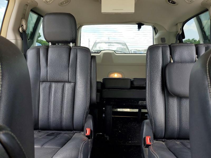 2016 CHRYSLER TOWN-COUNTRY — Фото 10 из 13