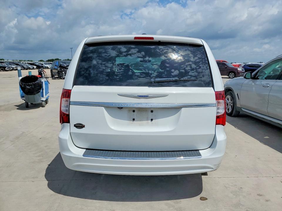 2016 CHRYSLER TOWN-COUNTRY — Фото 6 из 13