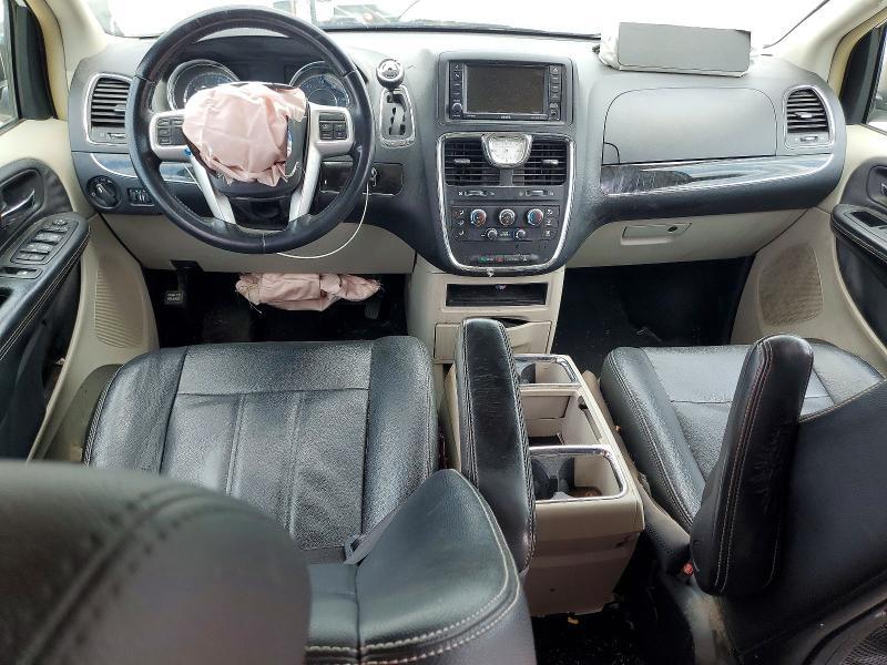 2016 CHRYSLER TOWN-COUNTRY — Фото 8 из 13