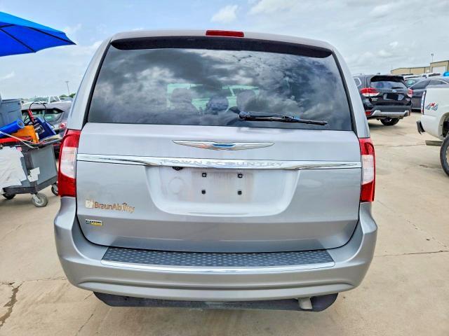 2016 CHRYSLER TOWN & COUNTRY TOURING — Фото 6 из 13