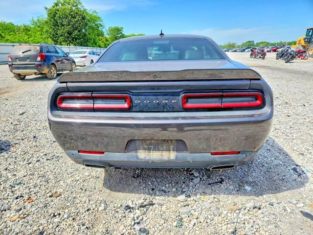 2016 DODGE CHALLENGER SXT — Фото 6 из 13