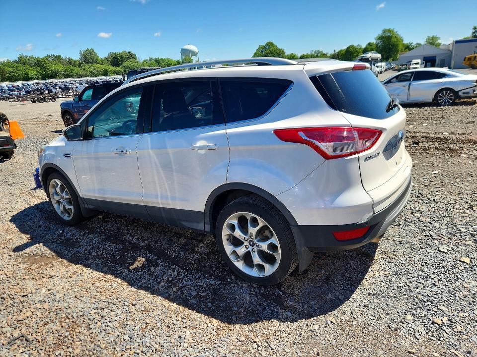 1FMCU9JX2GUC03875 2016 FORD ESCAPE photo no. 2