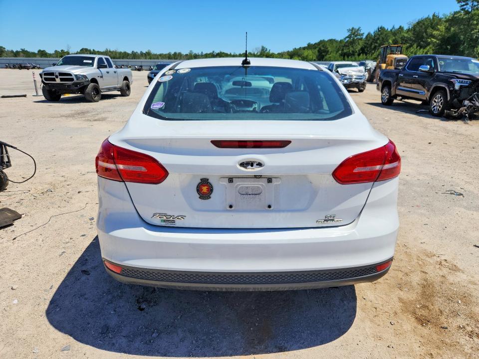 2016 FORD FOCUS SE — Фото 6 из 12