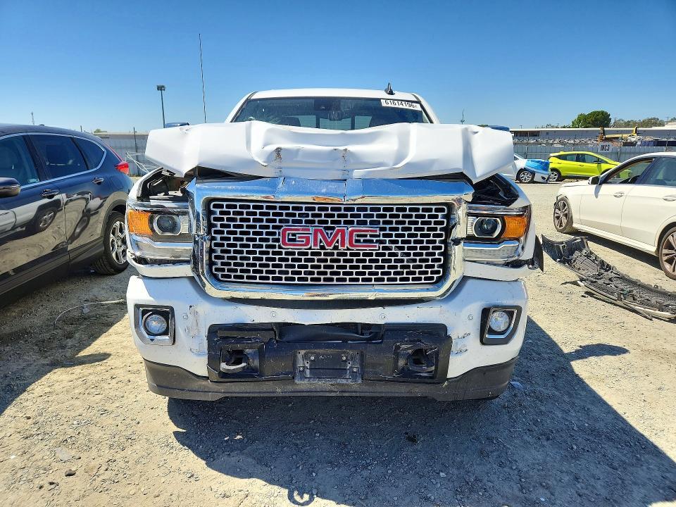 2016 GMC SIERRA K2500 DENALI — Фото 5 из 12