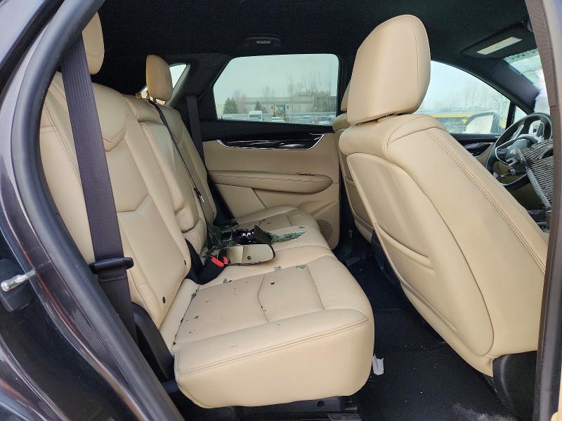 2017 CADILLAC XT5 — Фото 11 из 13